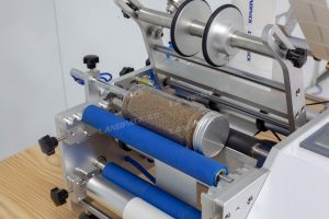 Semi-Automatic Horizontal Round Bottle Labeling Machine